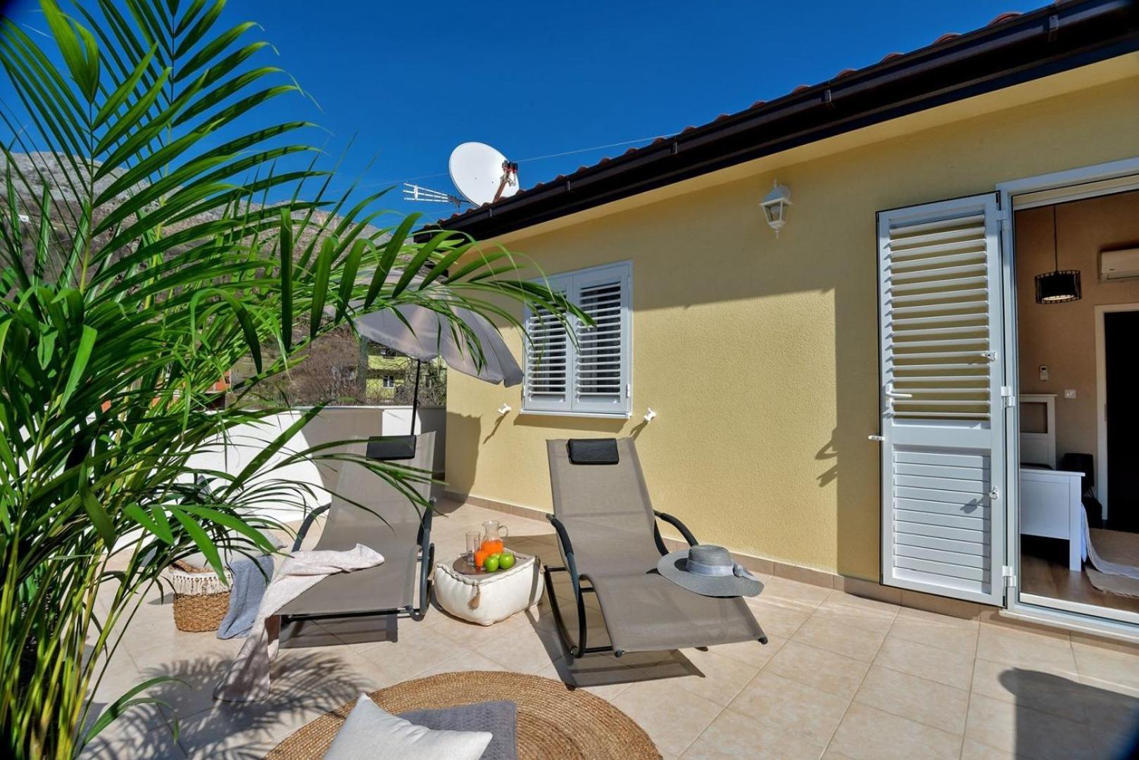 Luxury Villa Lelu With Heated Saltwater Pool, Parking, High Speed Internet, Bbq, Zrnovnica Екстер'єр фото