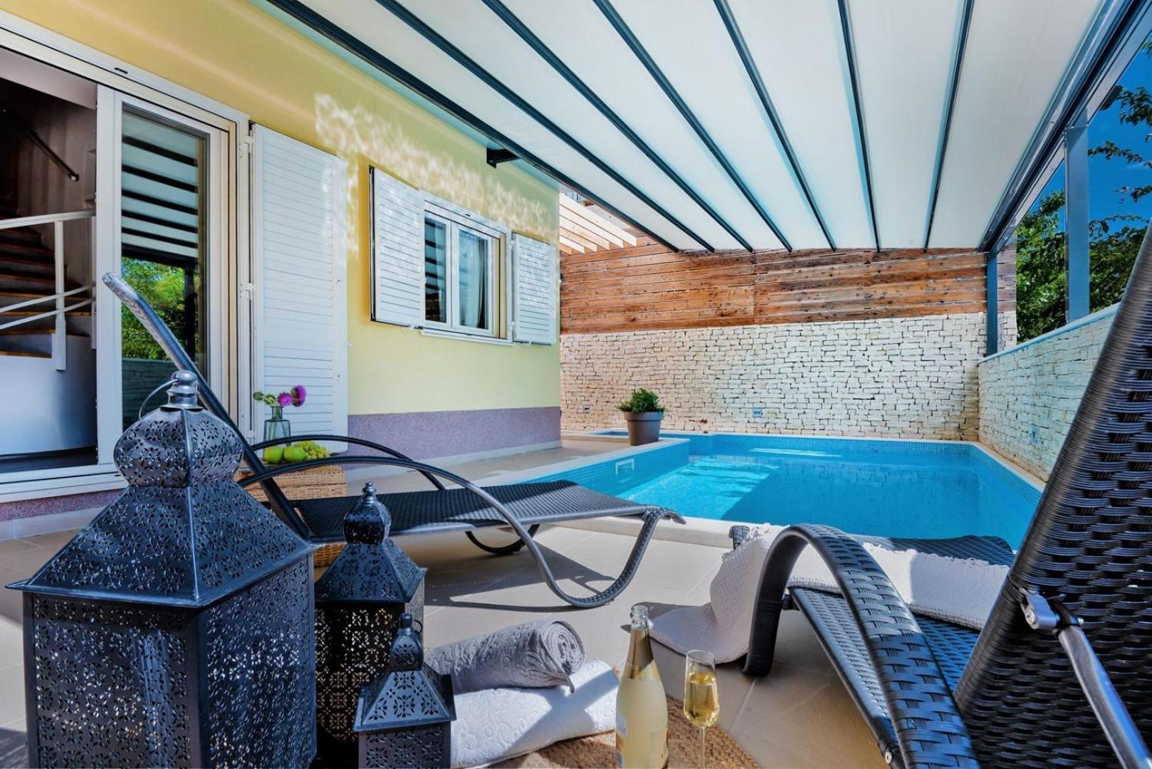 Luxury Villa Lelu With Heated Saltwater Pool, Parking, High Speed Internet, Bbq, Zrnovnica Екстер'єр фото